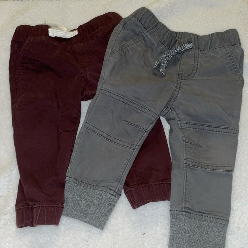 Cat & Jack 2 pairs of joggers size 12 months